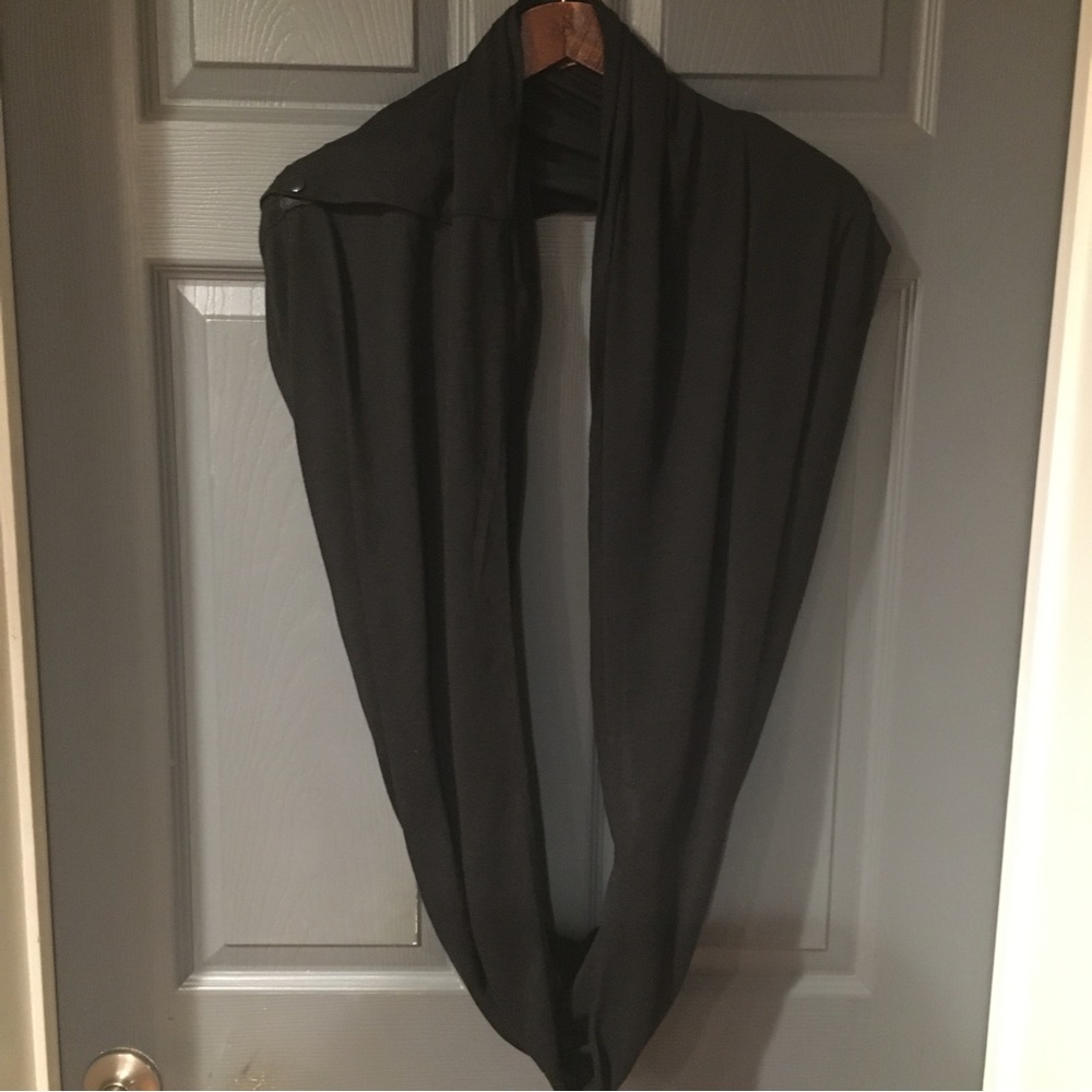 Leachco Black Nursing Infinity Scarf/Shawl